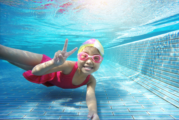 kid swim image